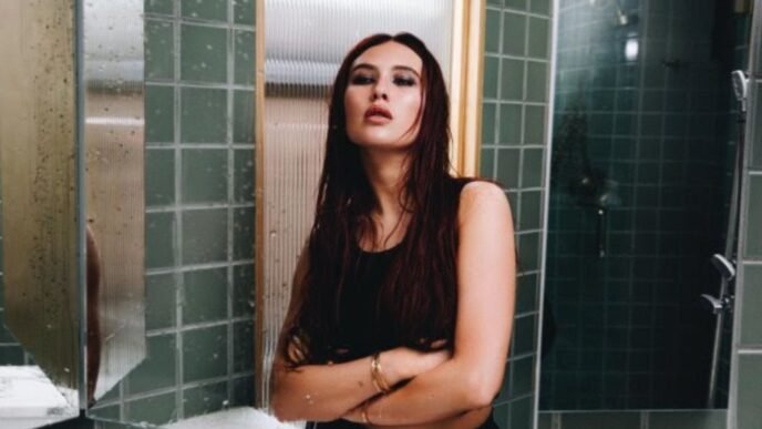 Mimi Webb
