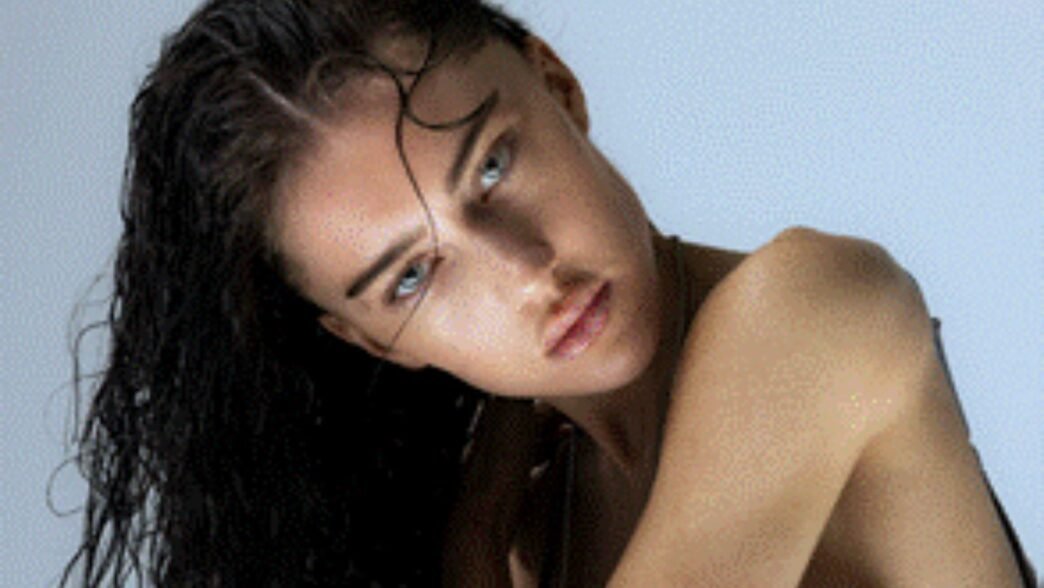 Claudia Valentina